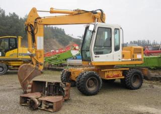 Excavatrice sur pneus Liebherr A 900