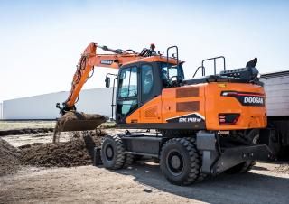 Excavatrice sur pneus Doosan DX140W-7