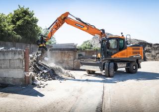 Excavatrice sur pneus Doosan DX160W-7