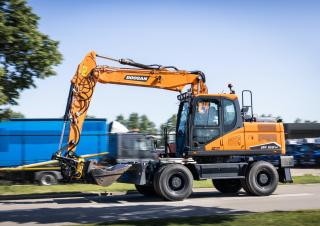 Excavatrice sur pneus Doosan DX160W-7