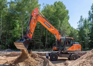 Excavatrice sur pneus Doosan DX210W-7