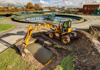 Excavatrice sur pneus JCB Hydradig 110W