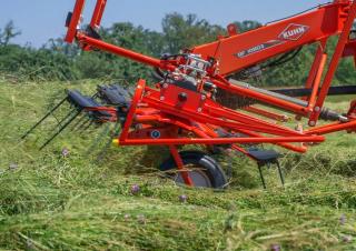 Faneuses rotatives Kuhn GF 10803