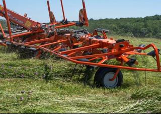 Faneuses rotatives Kuhn GF 10803