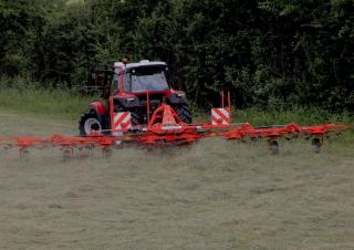 Faneuses rotatives Kuhn GF 8700
