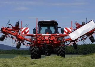 Faneuses rotatives Kuhn GF 8700