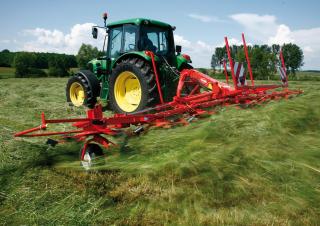 Faneuses rotatives Kuhn GF 8702