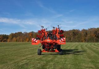 Faneuses rotatives Kuhn GF 8703 T