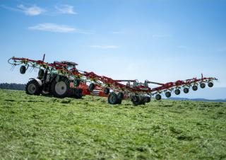 Faneuses rotatives Pöttinger Hit HT 17160