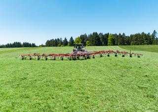 Faneuses rotatives Pöttinger Hit HT 17160