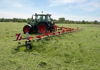 Faneuses rotatives Fella TH 1550 Hydro