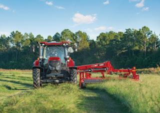 Faucheuse à disque traîné avec conditionneur Case IH DC133