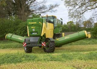 Faucheuses automotrices Krone BiG M 450 CR