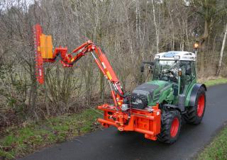 Équipement maintenance  estival Faucheuses pour talus Dücker DBM 400 TMK 10