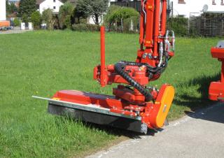 Équipement maintenance  estival Faucheuses pour talus Dücker DUA 700 TTM 13