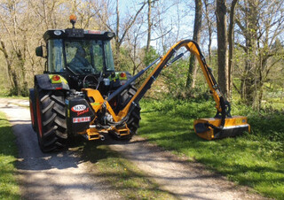 Équipement maintenance  estival Faucheuses pour talus Ferri T 430D Smart