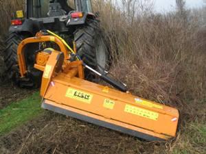 Équipement maintenance  estival Faucheuses pour talus Berti TA/PS 220