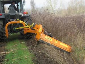 Équipement maintenance  estival Faucheuses pour talus Berti TA/PS 220