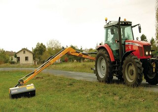 Équipement maintenance  estival Faucheuses pour talus Ferri TKP 710 
