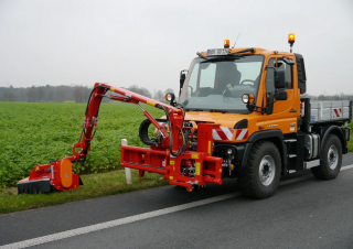 Équipement maintenance  estival Faucheuses pour talus Dücker UNA 450 TTM 13