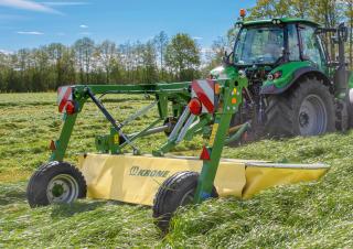 Faucheuse à disque traîné sans conditionneur Krone EasyCut TS 320