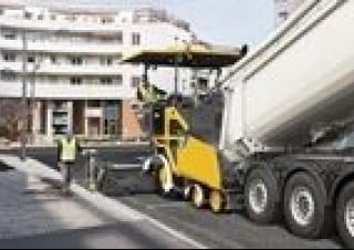 Finisseur d'asphalte sur roues Volvo P6870C ABG