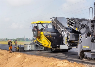 Finisseurs de chaussée sur chenilles Bomag BF 800 C 3 S 500