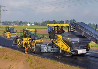 Finisseurs de chaussée sur chenilles Bomag BF 800 C 3 S 500