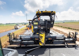 Finisseurs de chaussée sur chenilles Bomag BF 800 C 3 S 500