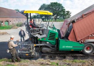 Finisseurs de chaussée sur chenilles Vögele Super 1300-3i