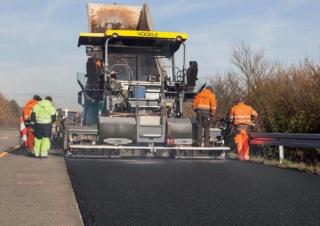 Finisseurs de chaussée sur chenilles Vögele Super 1600-3i