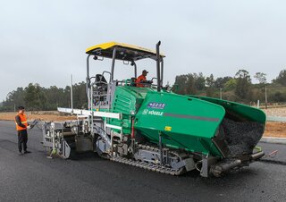 Finisseurs de chaussée sur chenilles Vögele SUPER 1880 L