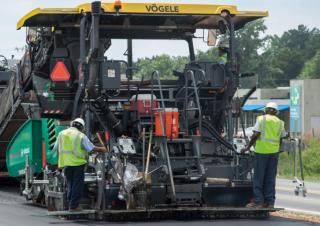 Finisseurs de chaussée sur chenilles Vögele Super 2000-3i