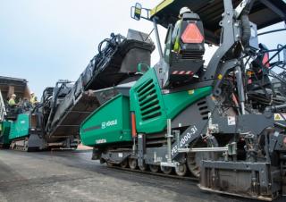 Finisseurs de chaussée sur chenilles Vögele Super 2000-3i