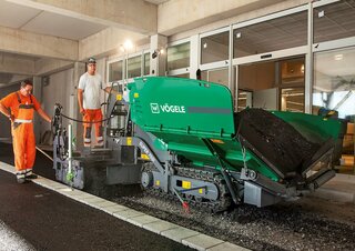 Finisseurs de chaussée sur chenilles Vögele Super 700i