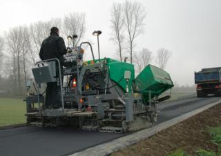 Finisseurs de chaussée sur chenilles Vögele Super 800i
