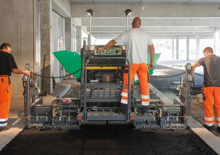 Finisseurs de chaussée sur chenilles Vögele Super 800i