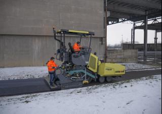Finisseur d'asphalte sur roues Ammann AFW 400-3