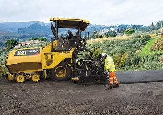 Finisseur d'asphalte sur roues Caterpillar AP500F