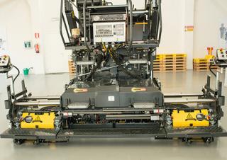 Finisseur d'asphalte sur roues Bomag BF 300 P 2 S 340-2