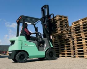 Chariots élevateurs frontaux à gaz Mitsubishi FG20CN