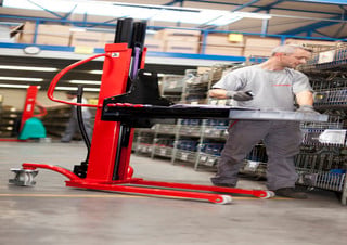 Gerbeurs de palettes Gerbeurs à conducteur accompagnant Manitou Kleos DHM 250 D15