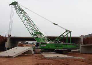 Grues à chenilles - flèche treillis Sennebogen 2200E