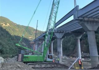 Grues à chenilles - flèche treillis Sennebogen 5500G