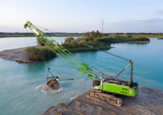 Grues à chenilles - flèche treillis Sennebogen 670E