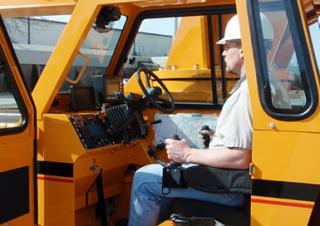 Grues mobiles industrielles Broderson IC-400
