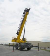 Grues tous-terrains Grove RT9150E