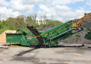 Installation de criblage mobile McCloskey S190 3-Deck