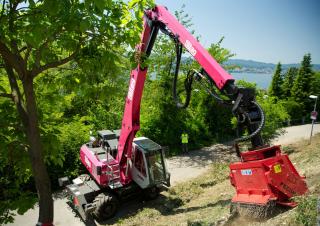 Manipulateurs de matériaux Sennebogen 718M E