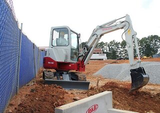 Mini Pelles Takeuchi TB 138 FR